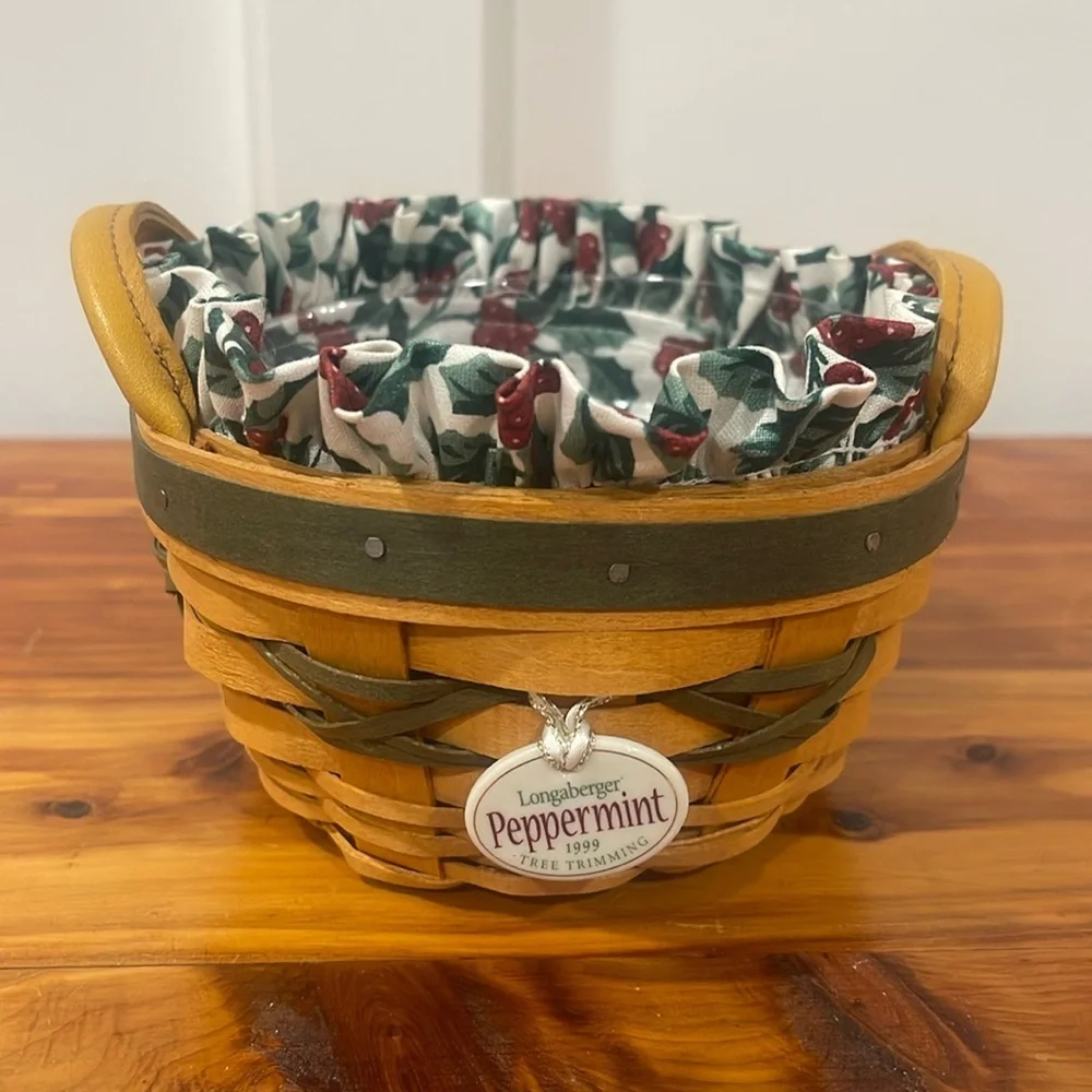 Vtg Longaberger 1999 Peppermint Tree Trimming Basket